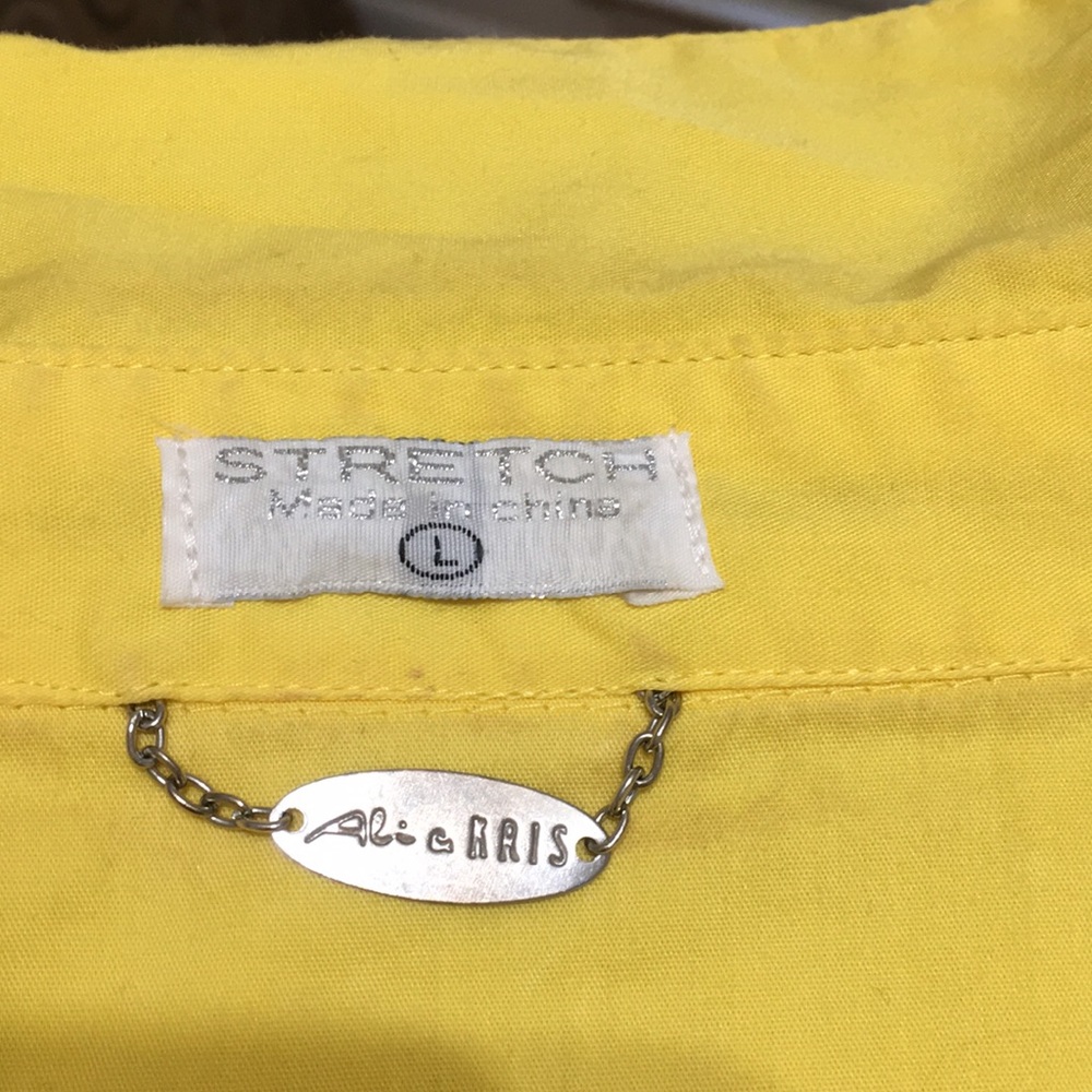 Ali & Kris Short Sleeved Blouse - Picture 5 of 5
